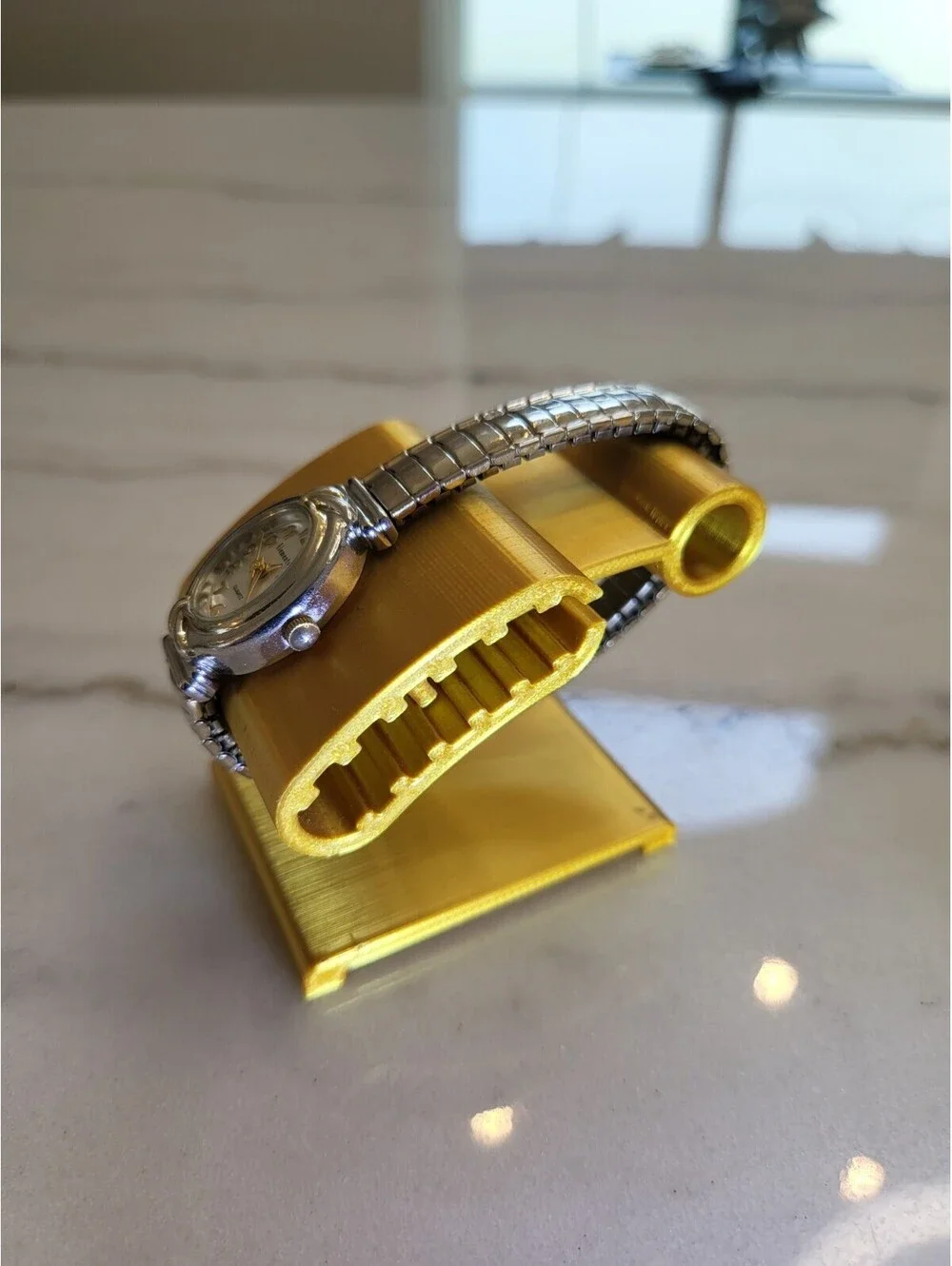 Vtg Elements Womans Watch New Battery Silvertone Stretch Bracelet 19mm Works EUC